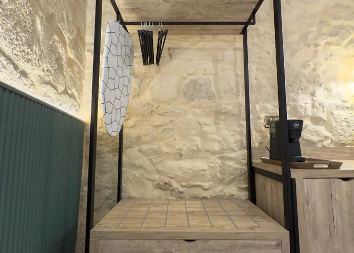 Number 14 Gazde/Camere de închiriat *