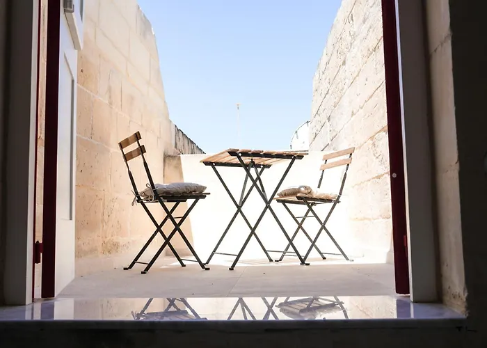 Number 14 Gazde/Camere de închiriat