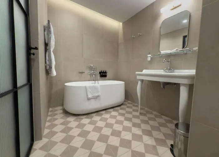 Number 14 Kwatera prywatna *